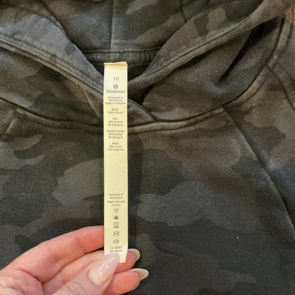 Lululemon Scuba Hoodie Oversized Camo Black Gray Heritage 365 , Size 10 - Picture 5 of 6